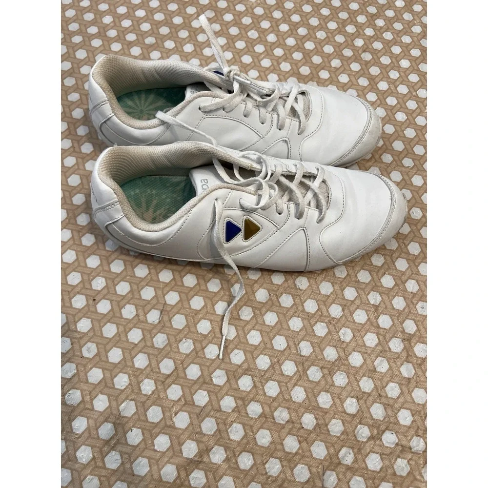 Kaepa white cheerful